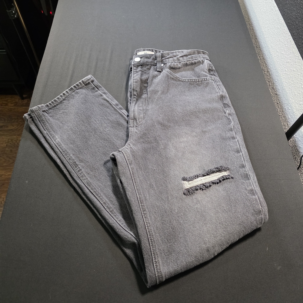 BP Stylish Women's Straight Leg Lightly Distressed Dad Jeans in Gray, Size 31